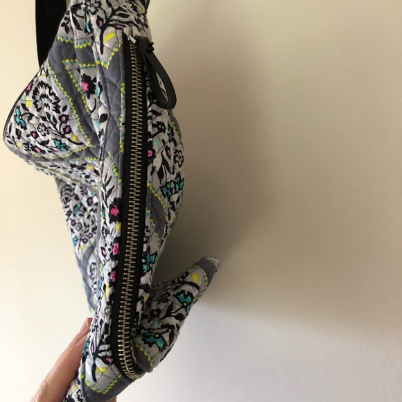 Vera Bradley Bag - Picture 4 of 6